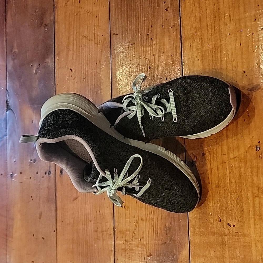 Sketchers Arch Fit Women's Sneakers in dark grey, size 10.